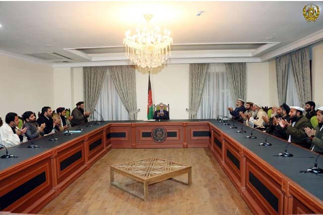 عبدالله :تلاشها براى توقف حملات توپخانه‌يى  پاکستان آغازشده است